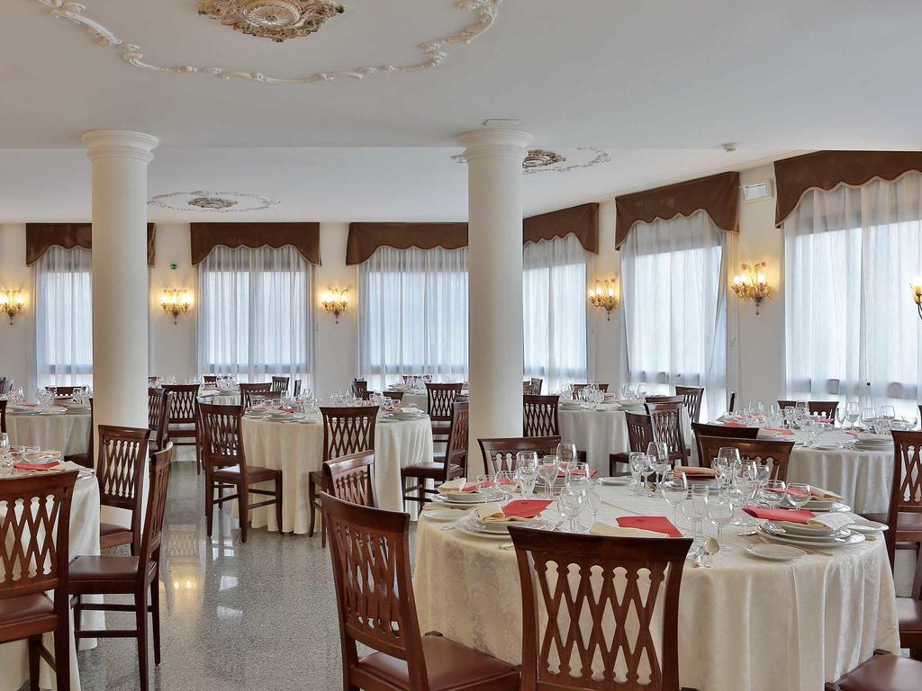 Hotel Windsor Savoia Asís Exterior foto