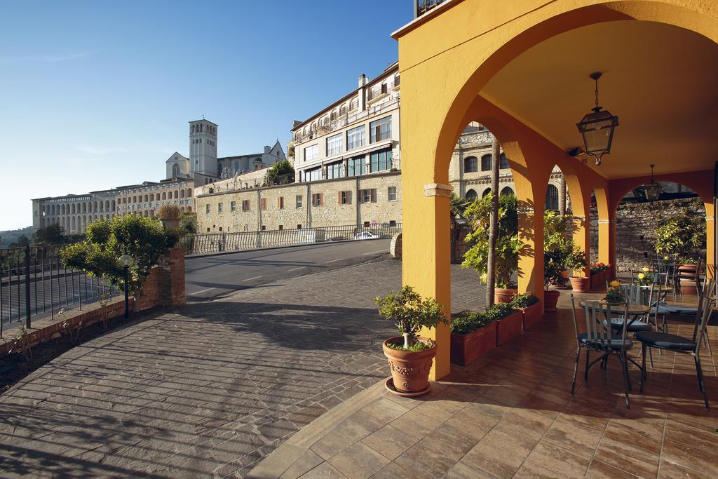 Hotel Windsor Savoia Asís Exterior foto