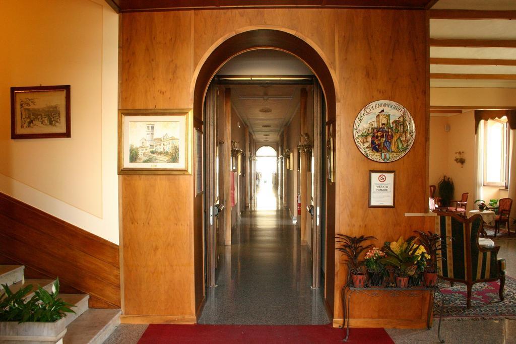 Hotel Windsor Savoia Asís Exterior foto